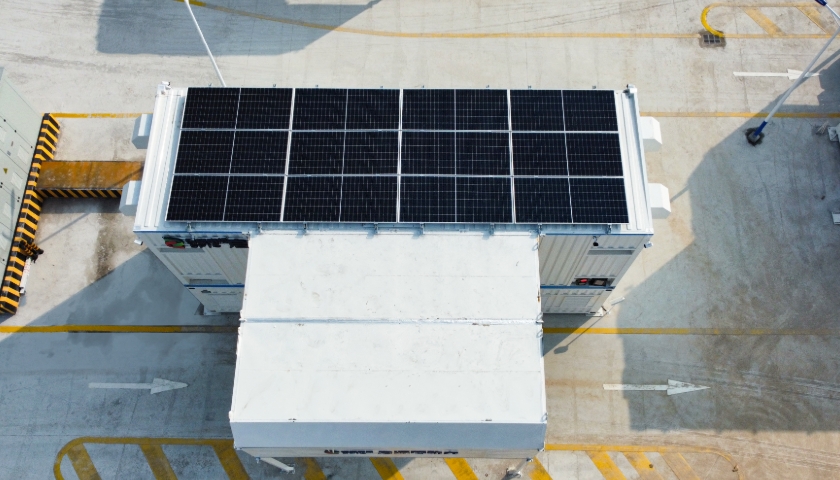 重卡充换电站：电动货运的 “能量补给站”