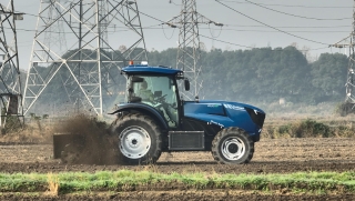 新能源重卡充电换电服务：降本增效 + 低碳环保，赋能货运高质量发展