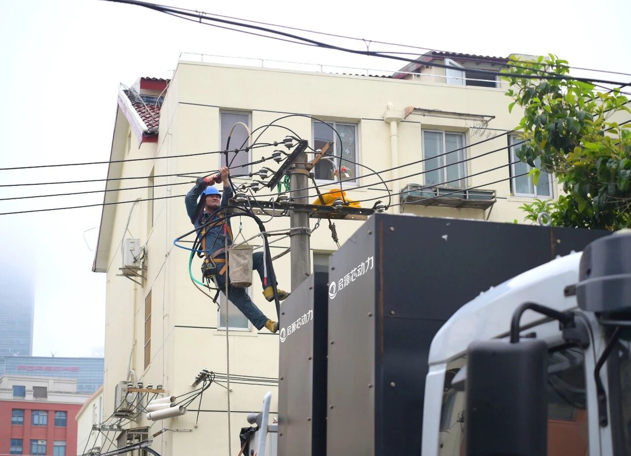 零噪音，不停电！移动送电车驶入上海居民小区！